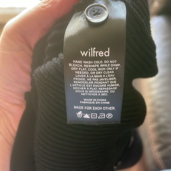 Aritzia Wilfred Croquet Sweater Vest NWOT Black Fitted Buttoned Tank Size XL - Picture 8 of 9